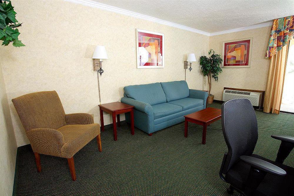 Best Western Airport Albuquerque Innsuites Hotel & Suites Exterior foto