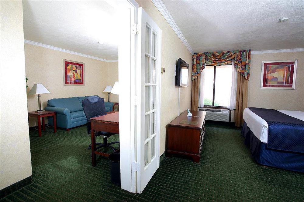 Best Western Airport Albuquerque Innsuites Hotel & Suites Exterior foto